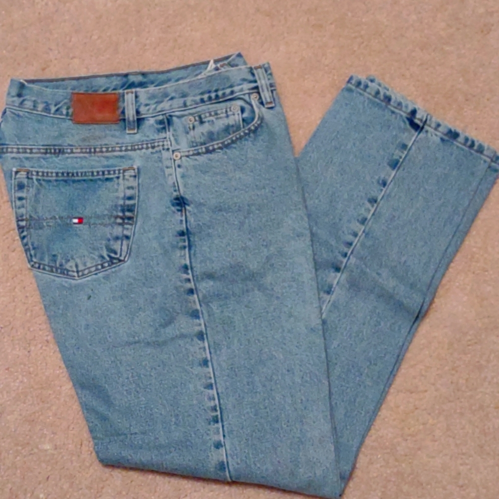 TOMMY HILFIGER JEANS